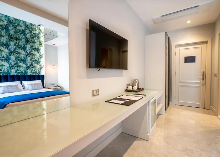 Muhtar Oda ve Kahvaltı Kaş