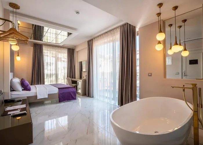 Muhtar Oda ve Kahvaltı Kaş